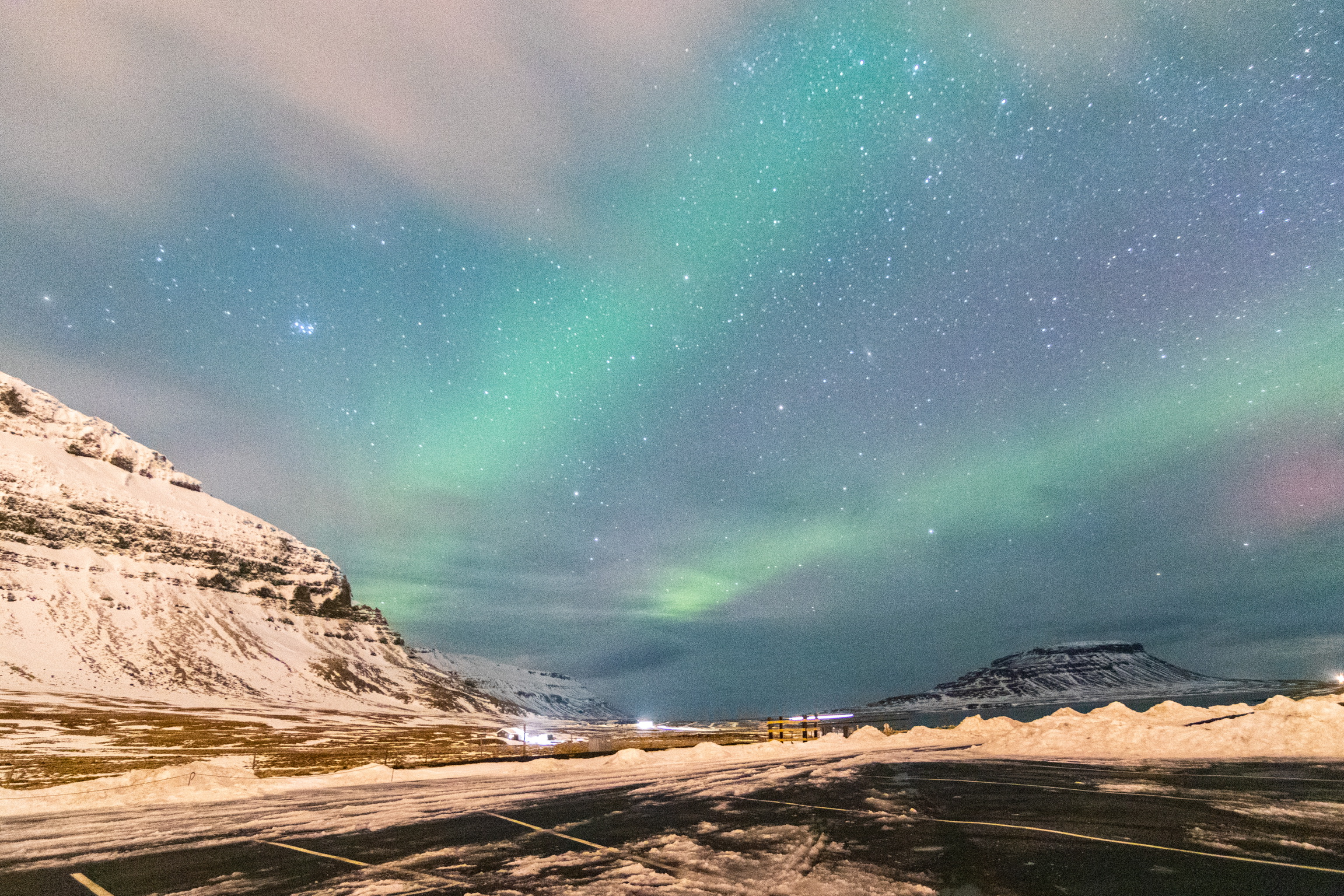 Aurora boreal en Islandia sobre la península de Snaefellsness